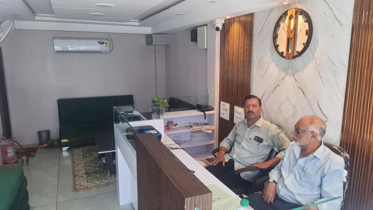 Green Leaf Hotel Ujjain Eksteriør billede