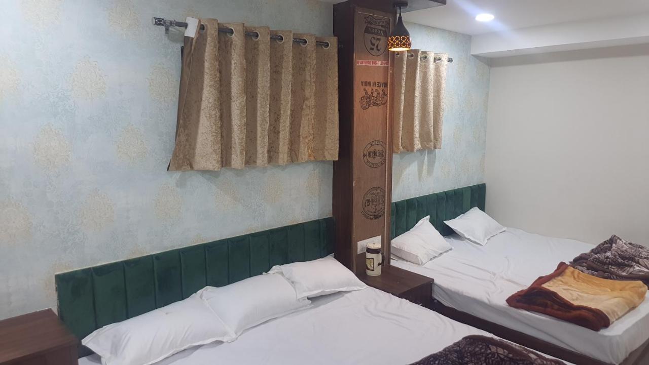 Green Leaf Hotel Ujjain Eksteriør billede