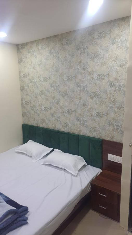 Green Leaf Hotel Ujjain Eksteriør billede