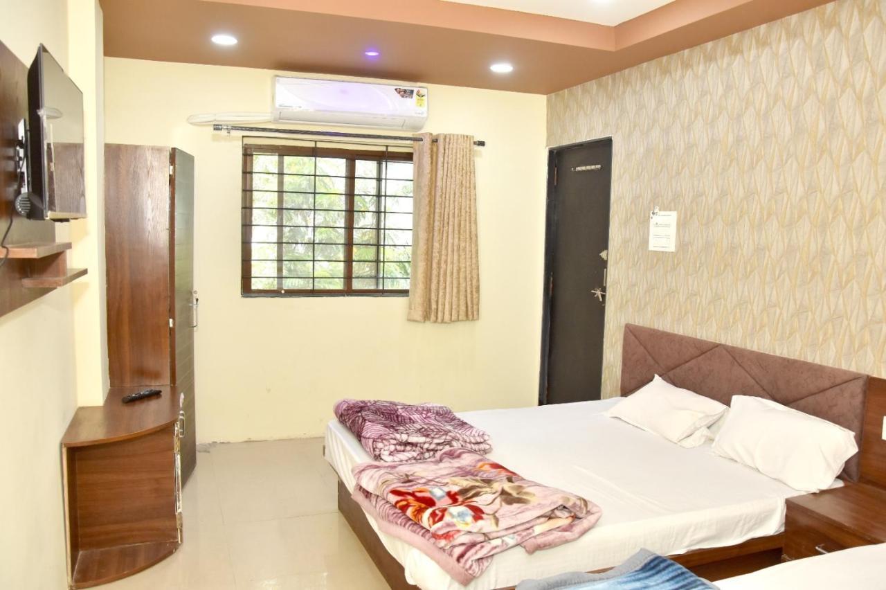 Green Leaf Hotel Ujjain Eksteriør billede