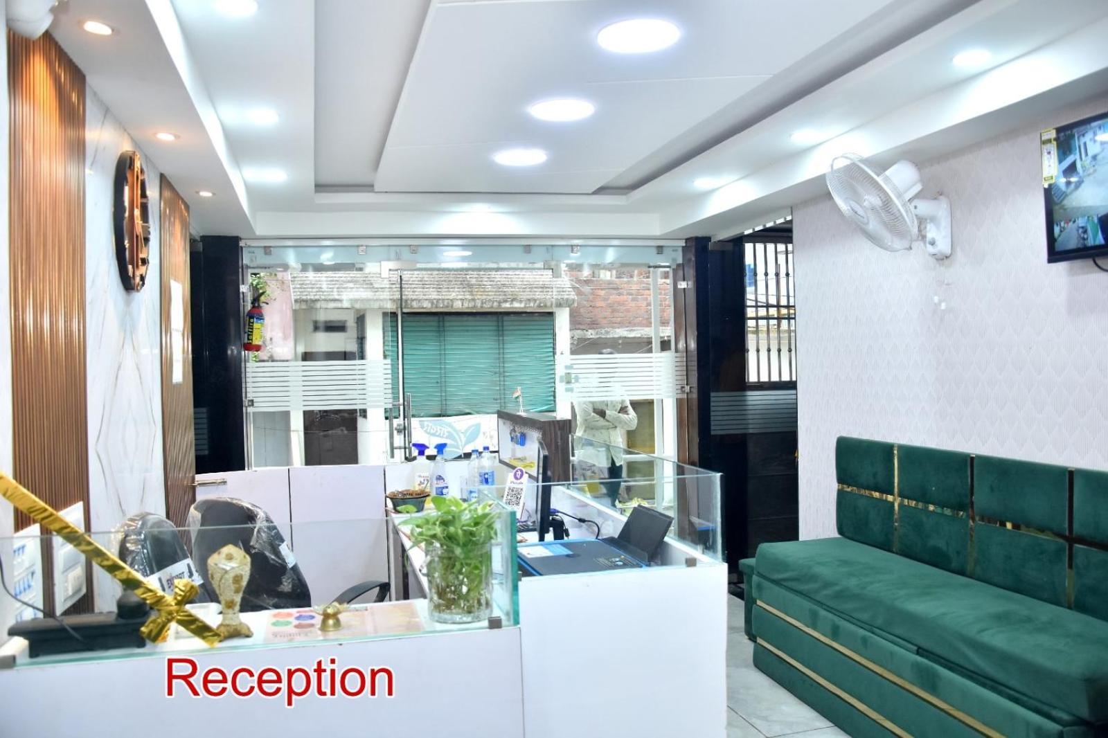 Green Leaf Hotel Ujjain Eksteriør billede