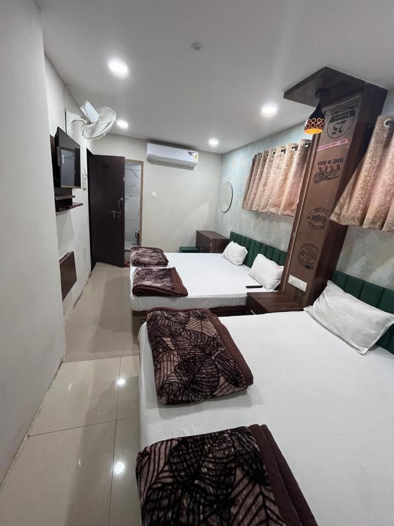 Green Leaf Hotel Ujjain Eksteriør billede