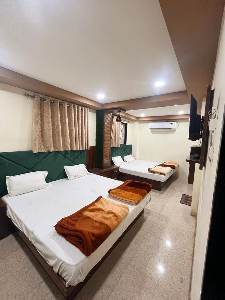Green Leaf Hotel Ujjain Eksteriør billede