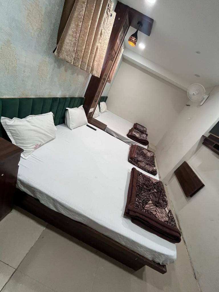 Green Leaf Hotel Ujjain Eksteriør billede