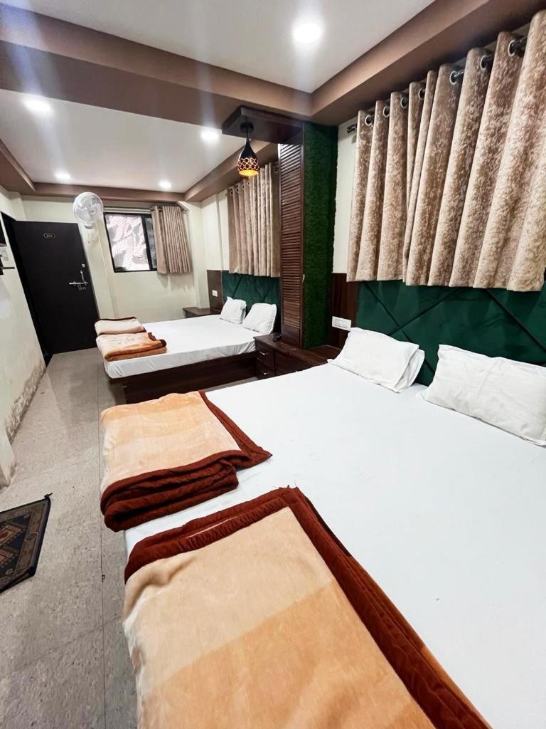 Green Leaf Hotel Ujjain Eksteriør billede