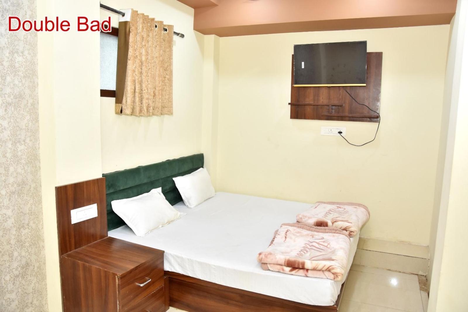 Green Leaf Hotel Ujjain Eksteriør billede