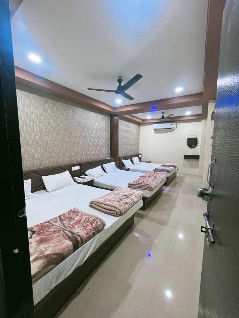 Green Leaf Hotel Ujjain Eksteriør billede