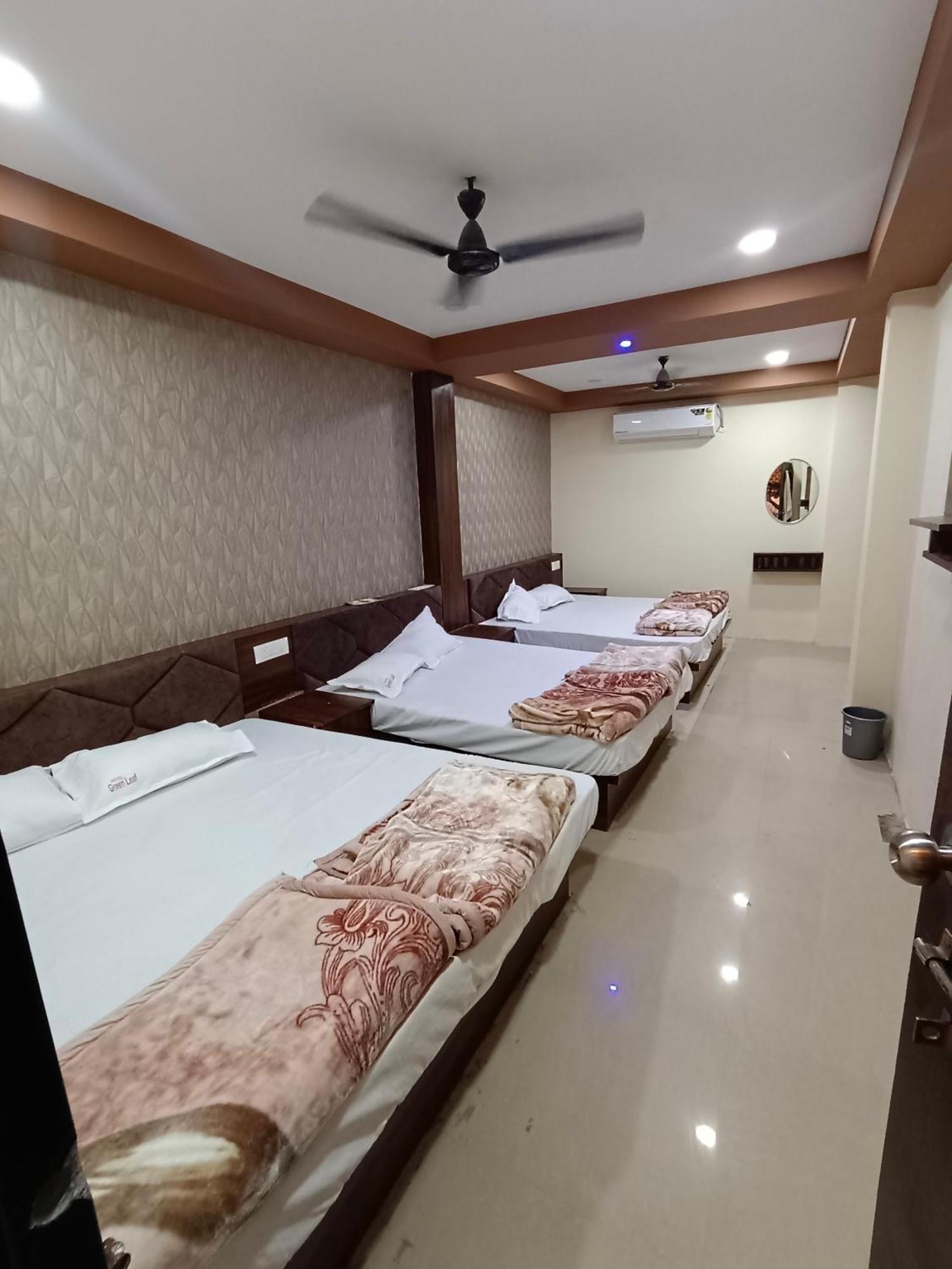 Green Leaf Hotel Ujjain Eksteriør billede