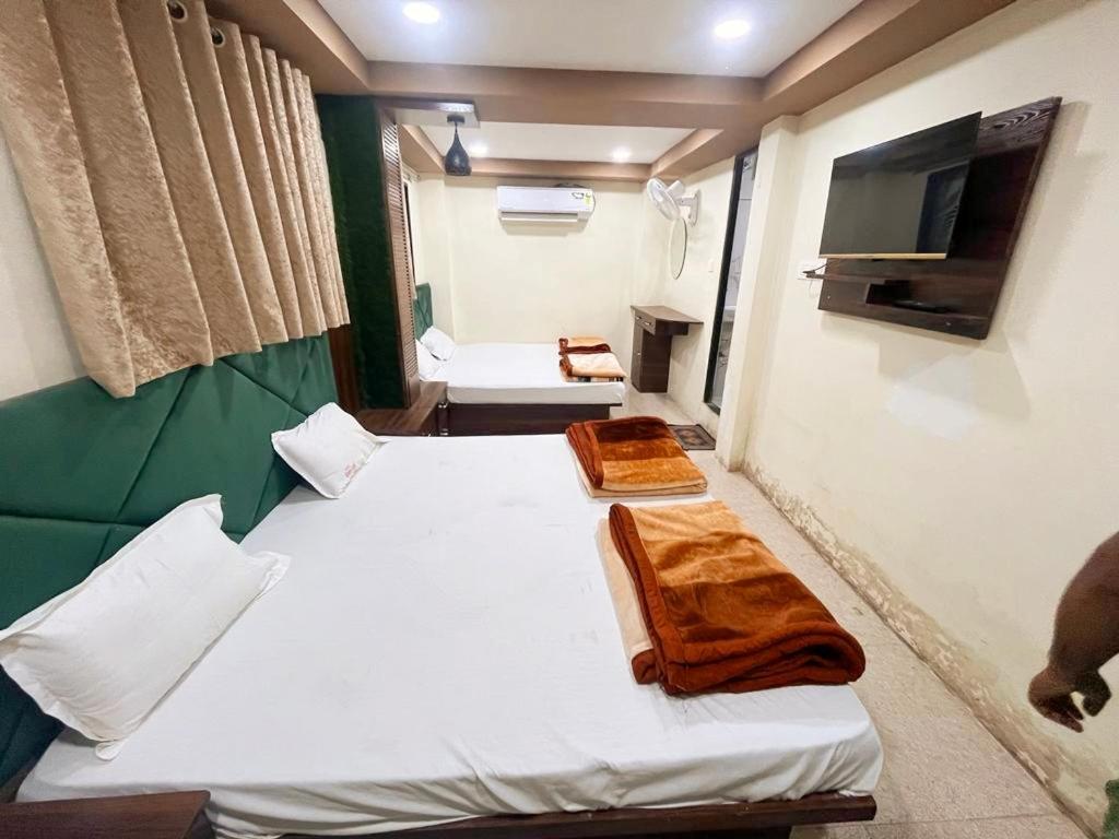Green Leaf Hotel Ujjain Eksteriør billede