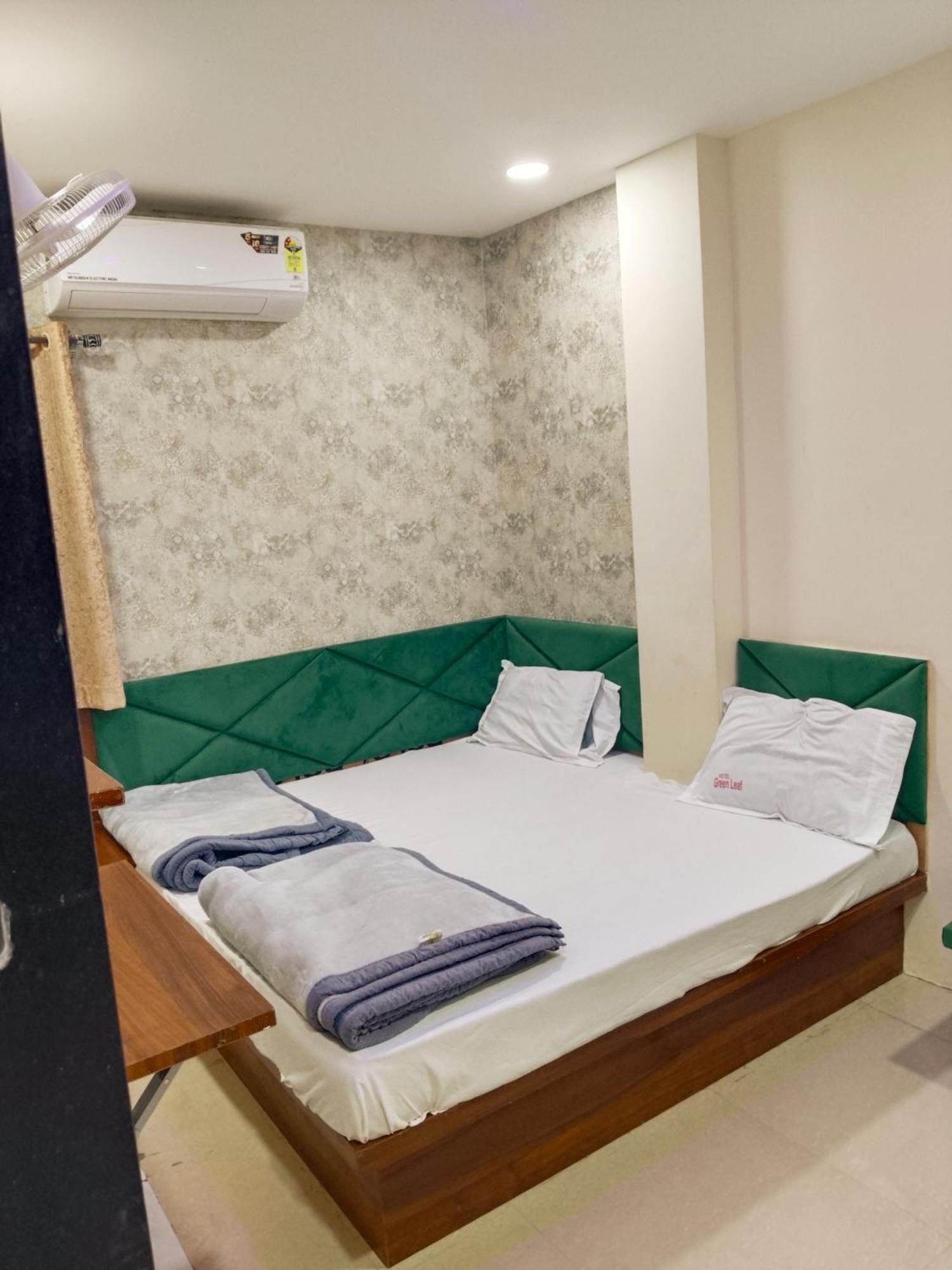 Green Leaf Hotel Ujjain Eksteriør billede