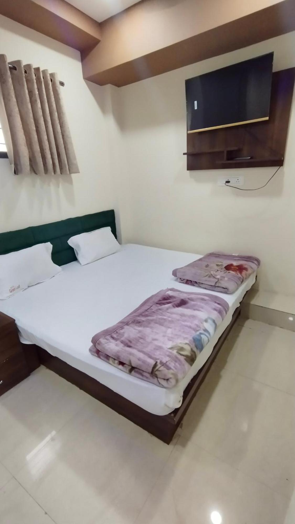 Green Leaf Hotel Ujjain Eksteriør billede