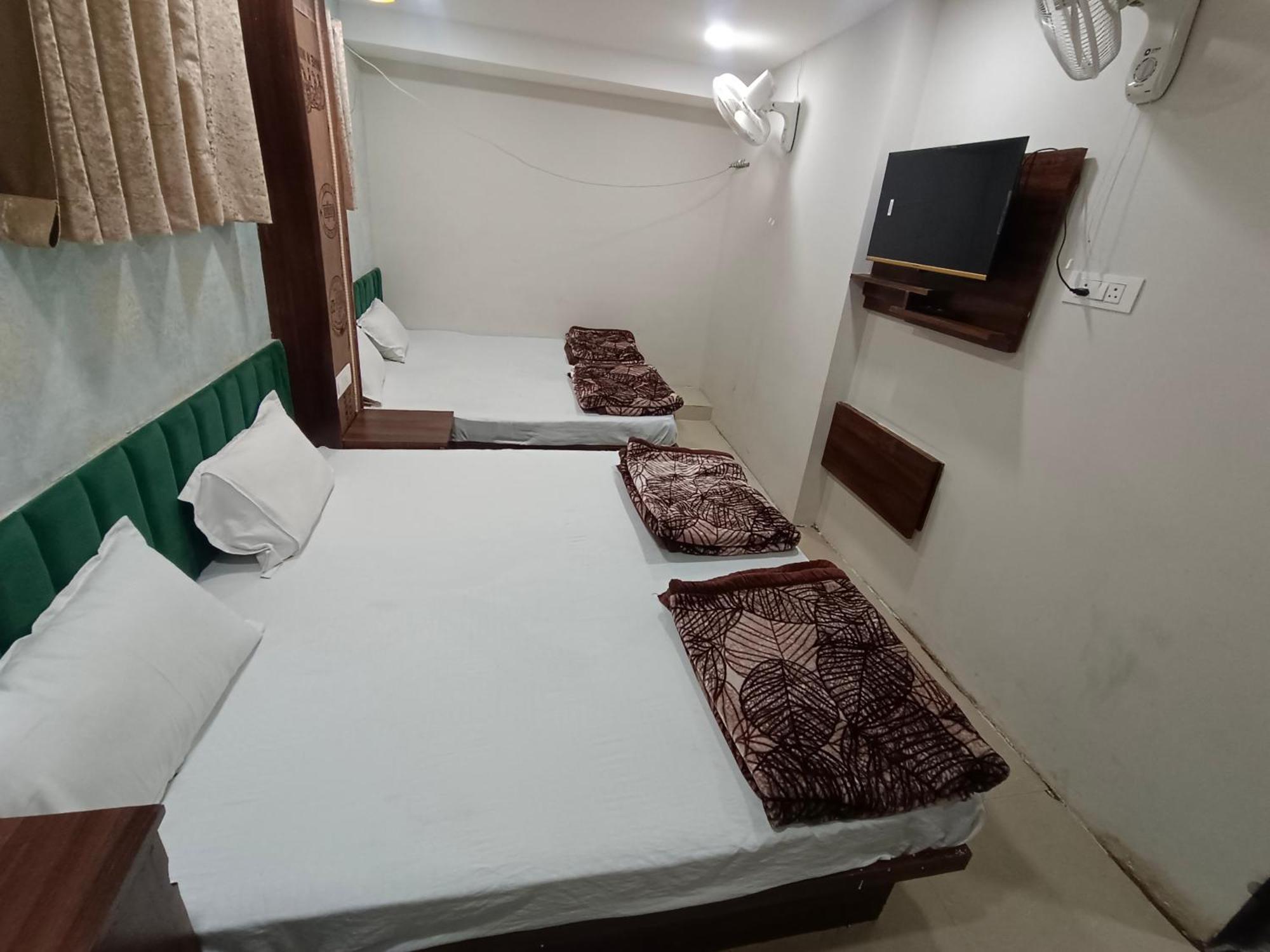 Green Leaf Hotel Ujjain Eksteriør billede